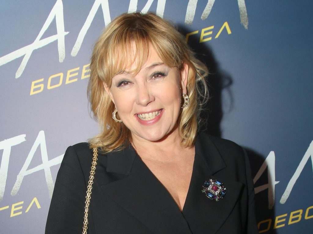 Biznesmen xotini seks video Xojayin bilan erotik jinsiy aloqa